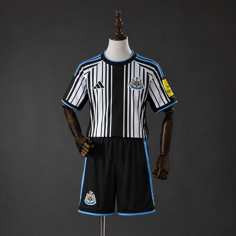 Newcastle United 26/27 Home Kids kit